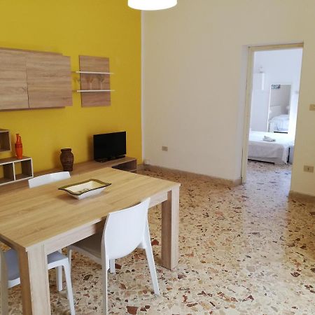 Charming Apartment In Mondello Palermo Exterior foto